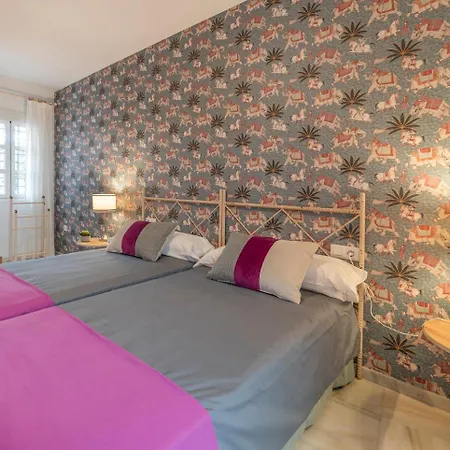 Aires De Triana Riverside Apartment